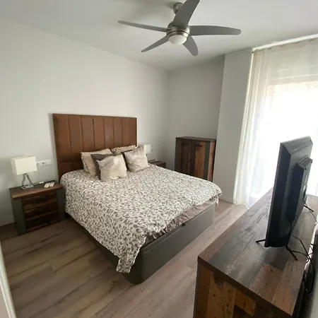 Skyline Centro Piscina Y Parking 아파트 *